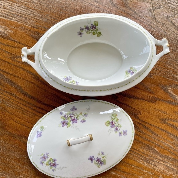 VINTAGE, B&T LIMOGES FRANCE, OVAL SERVING BOWL WITH LID. - Picture 7 of 16